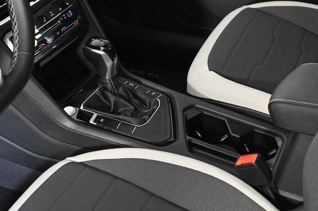 2025 Volkswagen Taos 1.5T SE - 22939425 - 18