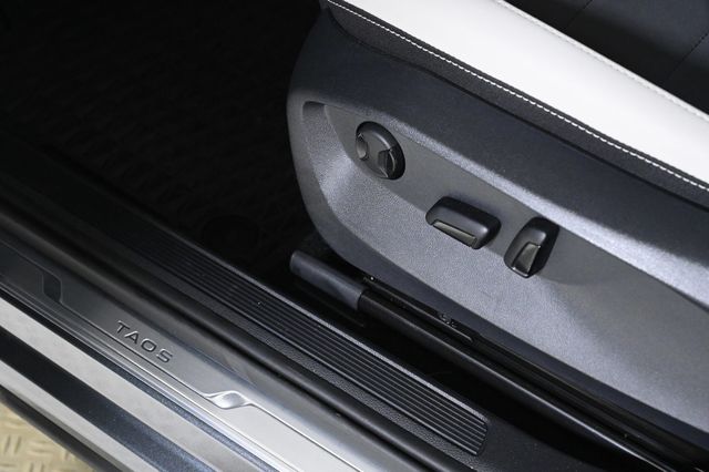 2025 Volkswagen Taos 1.5T SE - 22939425 - 19