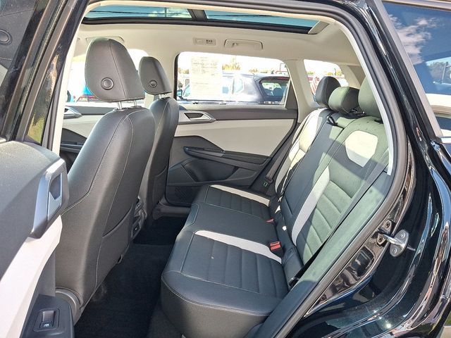 2025 Volkswagen Taos SEL 4MOTION - 22937478 - 9