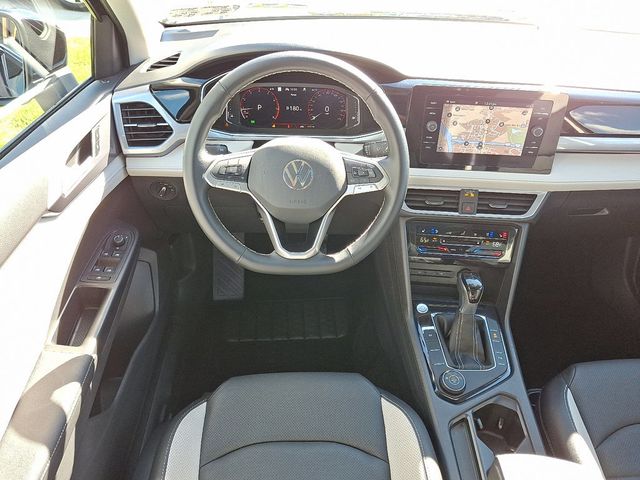 2025 Volkswagen Taos SEL 4MOTION - 22937478 - 11