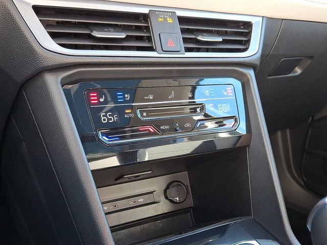 2025 Volkswagen Taos SEL 4MOTION - 22937478 - 16