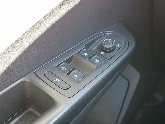 2025 Volkswagen Taos SEL 4MOTION - 22937478 - 23