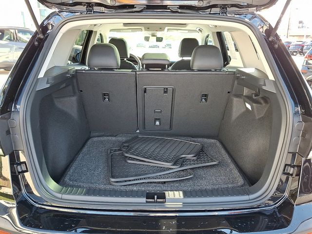 2025 Volkswagen Taos SEL 4MOTION - 22937478 - 26