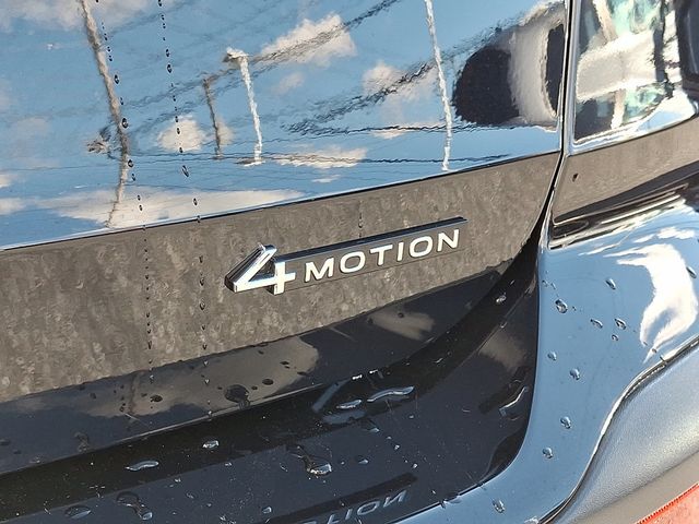 2025 Volkswagen Taos SEL 4MOTION - 22937478 - 29