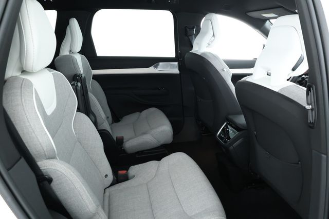 2025 Volvo EX90 Twin Motor Performance Ultra 6-Seate w/ B&W Premium Sound, Hitch - 22923859 - 23