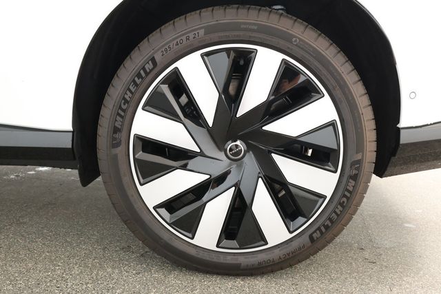 2025 Volvo EX90 Twin Motor Performance Ultra 6-Seate w/ B&W Premium Sound, Hitch - 22923859 - 6