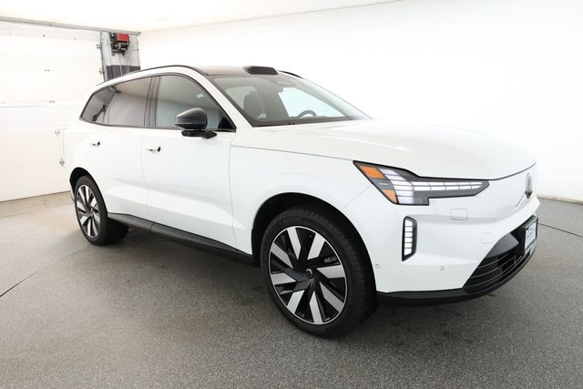 2025 Volvo EX90 Twin Motor Plus 7-Seater with 21'' Wheels & Load Bars - 22896692 - 2