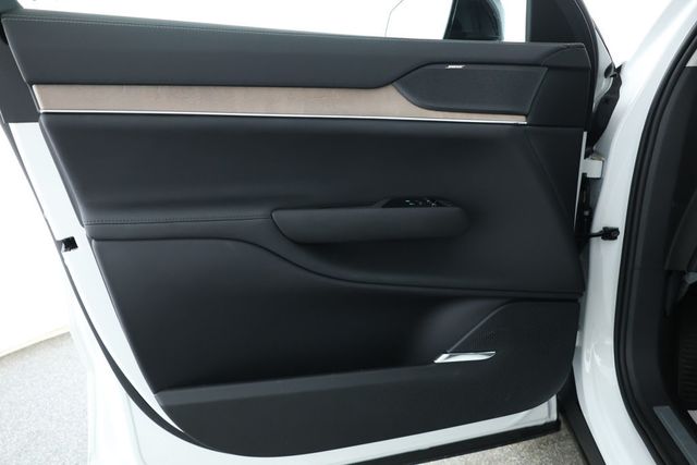 2025 Volvo EX90 Twin Motor Plus 7-Seater with 21'' Wheels & Load Bars - 22896692 - 8