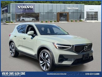 2025 Volvo XC40 Plus
