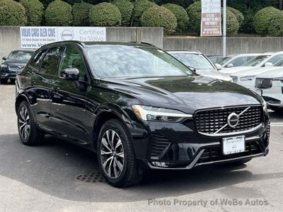 2025 Volvo XC60 Core's photo