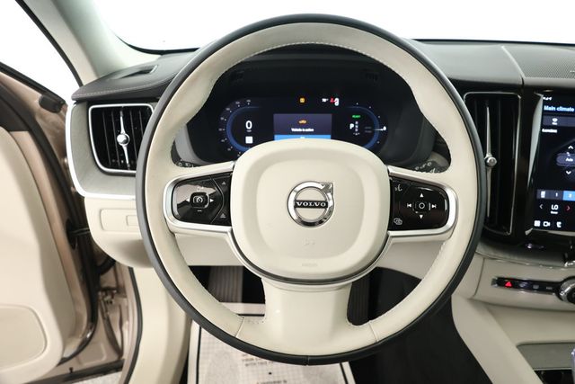 2025 Volvo XC60 Plug-In Hybrid T8 AWD Ultra with 21'' Wheels + Protection & Climate Packages - 22928237 - 10
