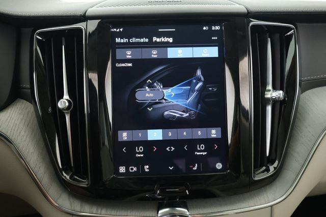 2025 Volvo XC60 Plug-In Hybrid T8 AWD Ultra with 21'' Wheels + Protection & Climate Packages - 22928237 - 14