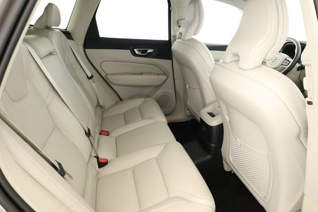 2025 Volvo XC60 Plug-In Hybrid T8 AWD Ultra with 21'' Wheels + Protection & Climate Packages - 22928237 - 22