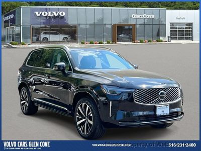 2025 Volvo XC90 Core's photo