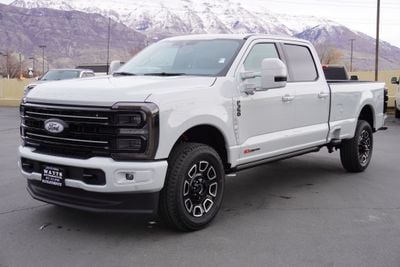 2026 Ford F-350 Super Duty Platinum's photo