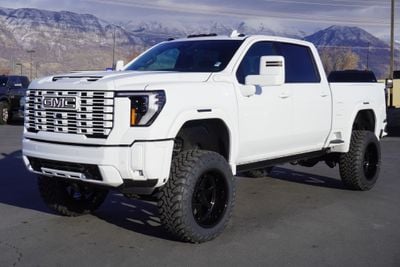 2026 GMC Sierra Denali's photo