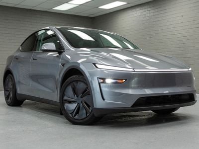 2026 Tesla Model Y Long Range's photo