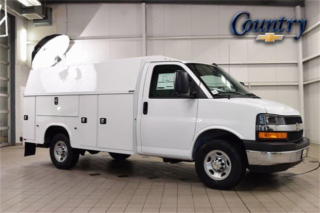 2025 Chevrolet Express Chassis 3500 Cutaway 139