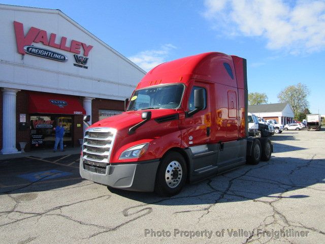 2021 Freightliner CASCADIA 126 SLEEPER