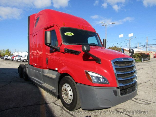 2021 Freightliner CASCADIA 126 SLEEPER