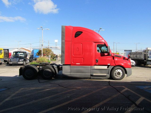 2021 Freightliner CASCADIA 126 SLEEPER