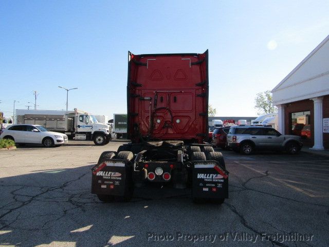 2021 Freightliner CASCADIA 126 SLEEPER