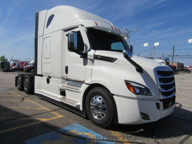 2025 Freightliner Cascadia 126