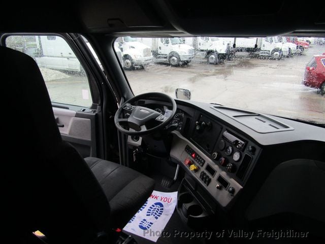 2020 Freightliner Cascadia 126