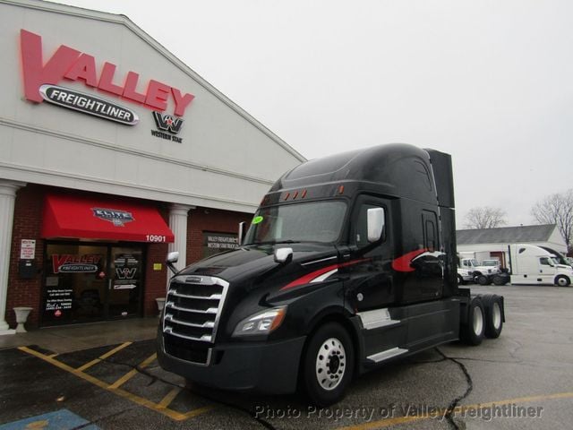 2020 Freightliner Cascadia 126