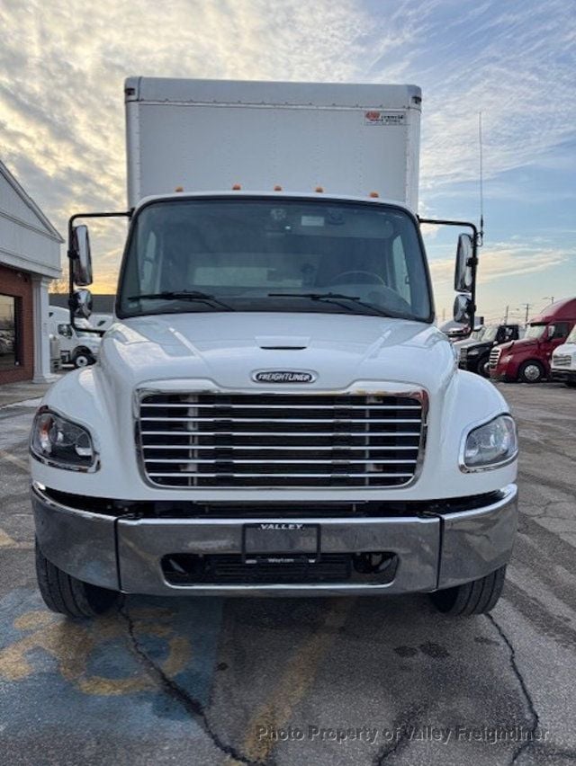 2023 Freightliner M2106