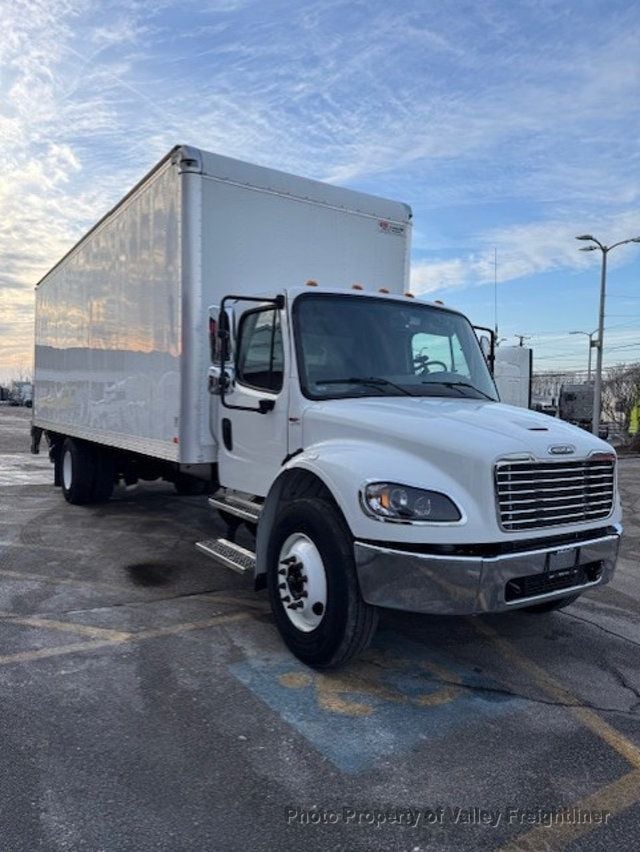 2023 Freightliner M2106