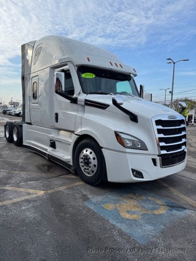 2024 Freightliner Cascadia 126