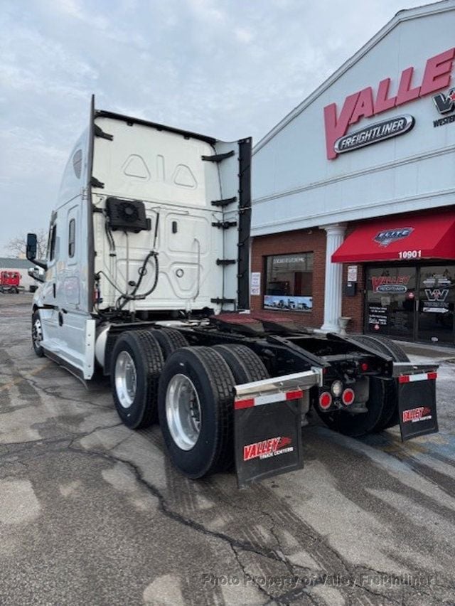 2024 Freightliner Cascadia 126