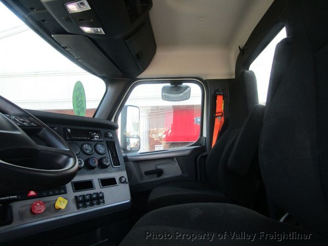 2021 Freightliner Cascadia 116