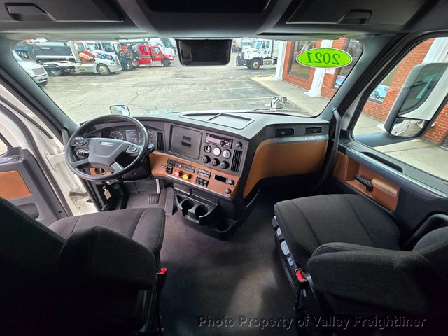 2021 Freightliner Cascadia 126