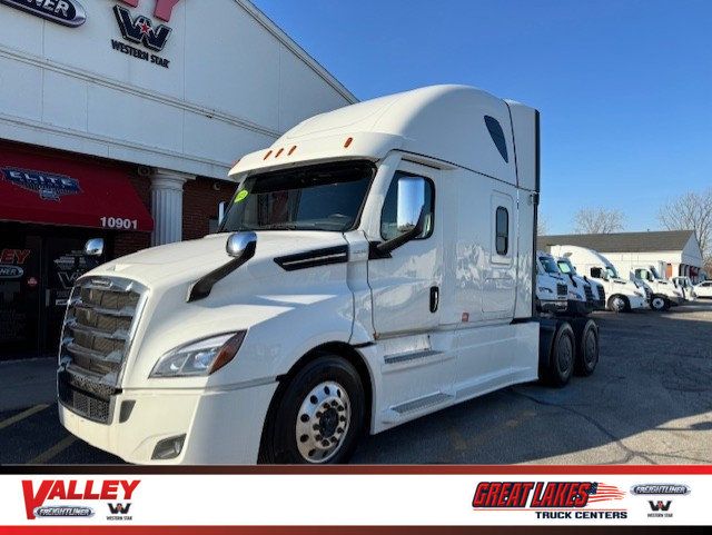 2023 Freightliner Cascadia 126