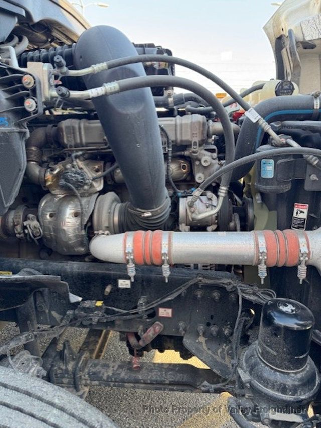 2023 Freightliner Cascadia 126