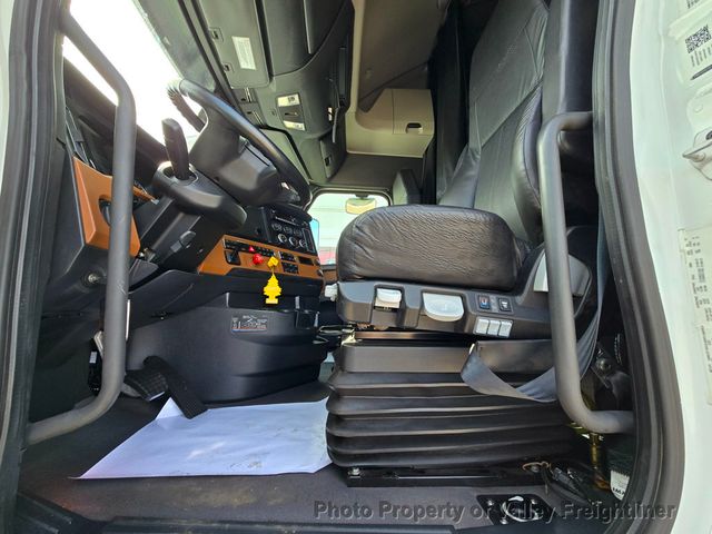 2023 Freightliner Cascadia 126