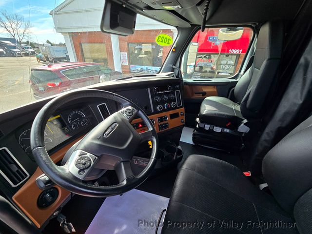 2023 Freightliner Cascadia 126
