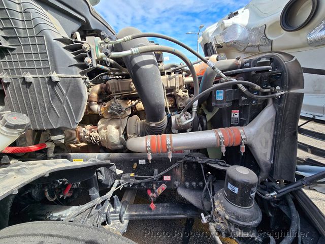 2023 Freightliner Cascadia 126