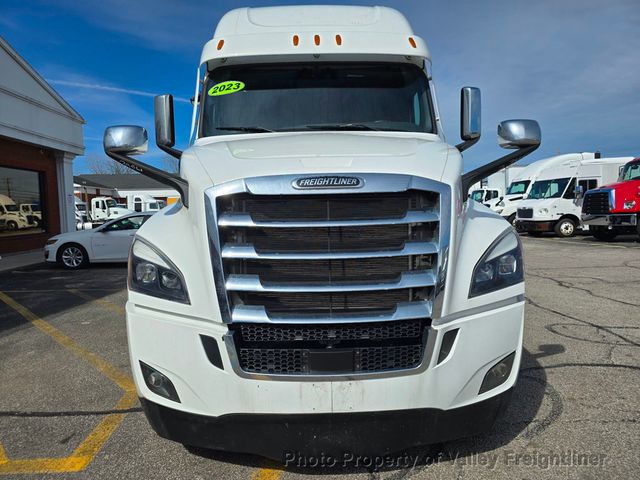 2023 Freightliner Cascadia 126