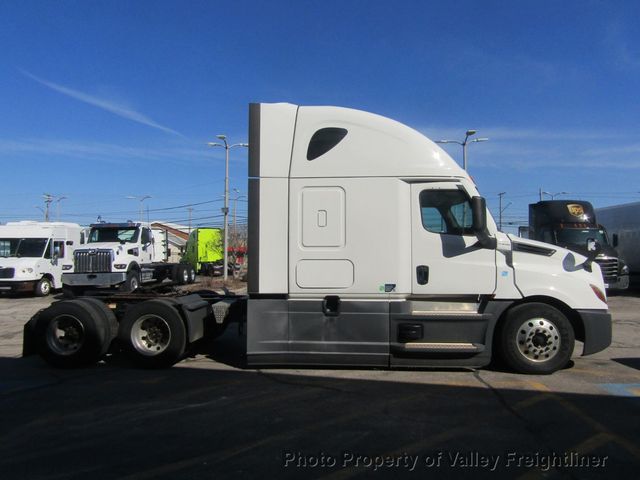 2020 Freightliner Cascadia 126