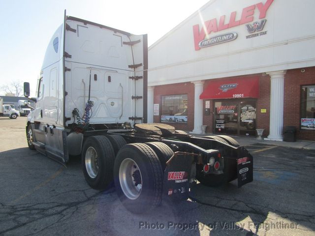 2020 Freightliner Cascadia 126