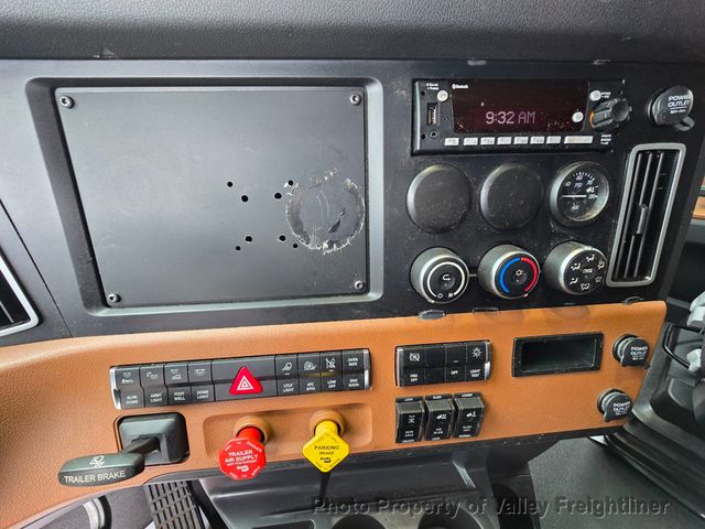2024 Freightliner Cascadia 126