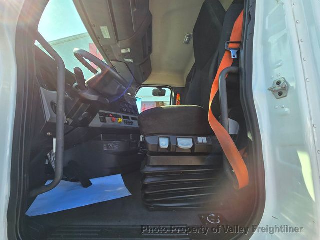 2021 Freightliner Cascadia 126