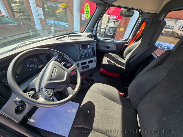 2021 Freightliner Cascadia 126