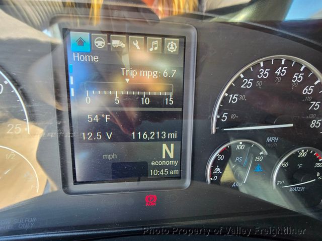 2021 Freightliner Cascadia 126