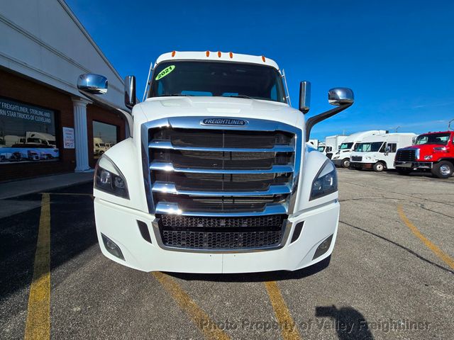 2021 Freightliner Cascadia 126