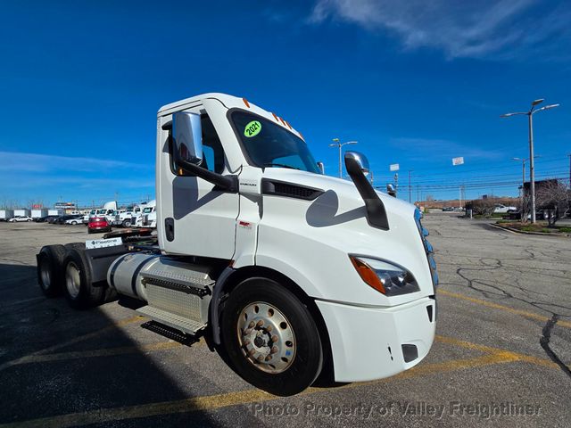 2021 Freightliner Cascadia 126
