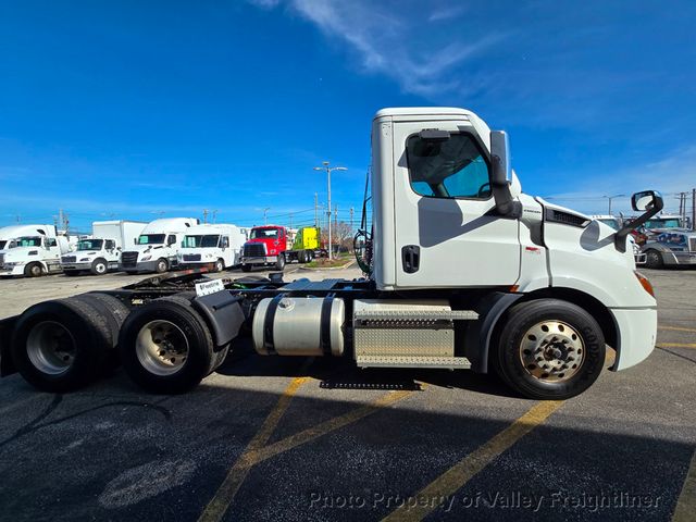 2021 Freightliner Cascadia 126